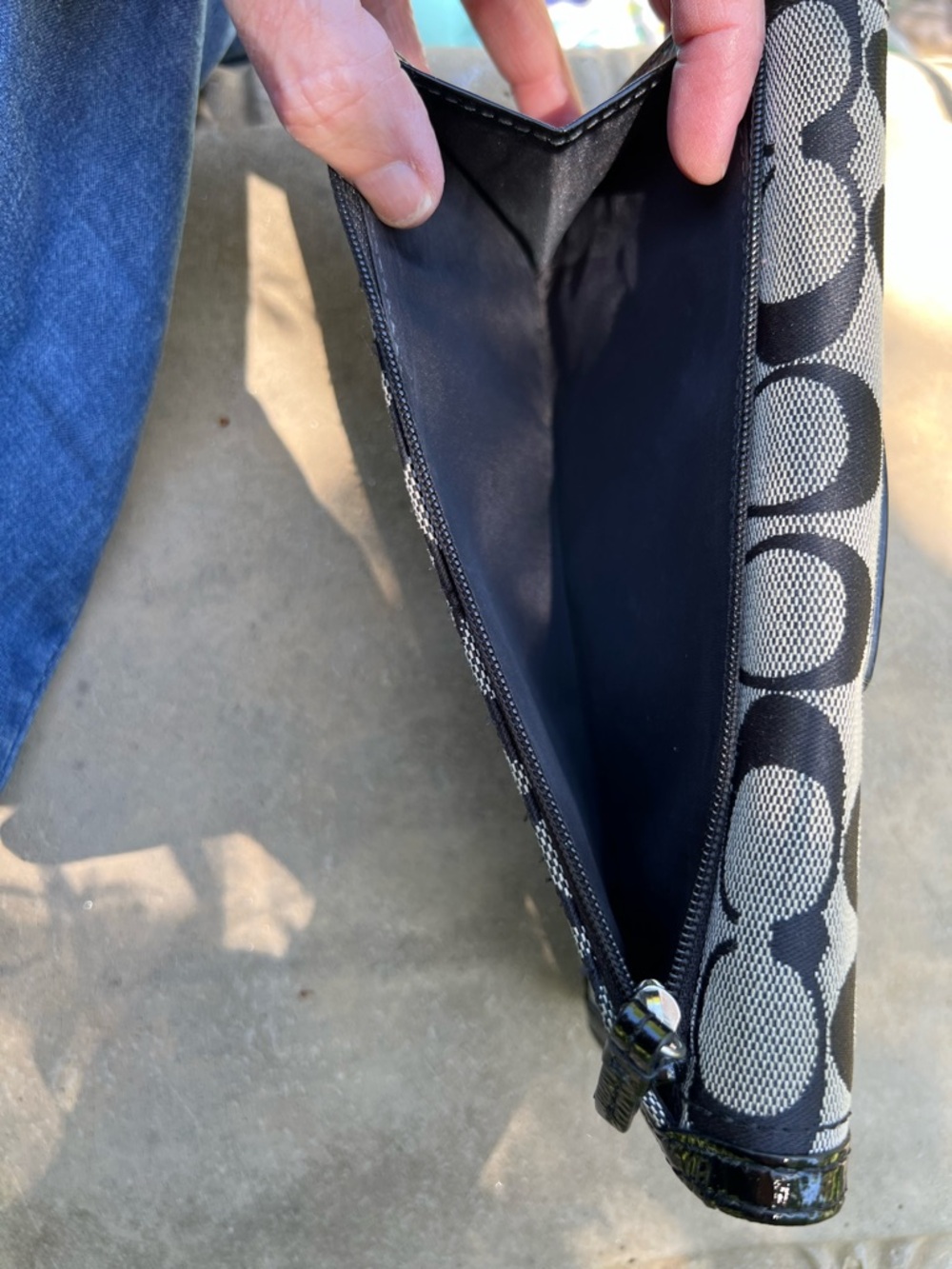 Vintage Y2K Hampton Monogram Trifold Coach Black and Gray Signature wallet - Picture 9 of 10